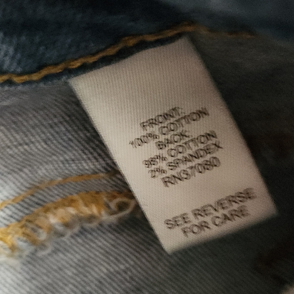 Versona Distressted Ankle Cropped Jeans Size 10 Inseam 25' - Picture 5 of 6